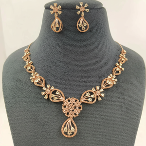 Elegante conjunto de collar de montaje de diamantes para mujeres para bodas y compromisos con deslumbrante Ghat - Product Image 2