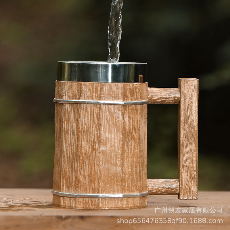113 tasse en tonneau en bois