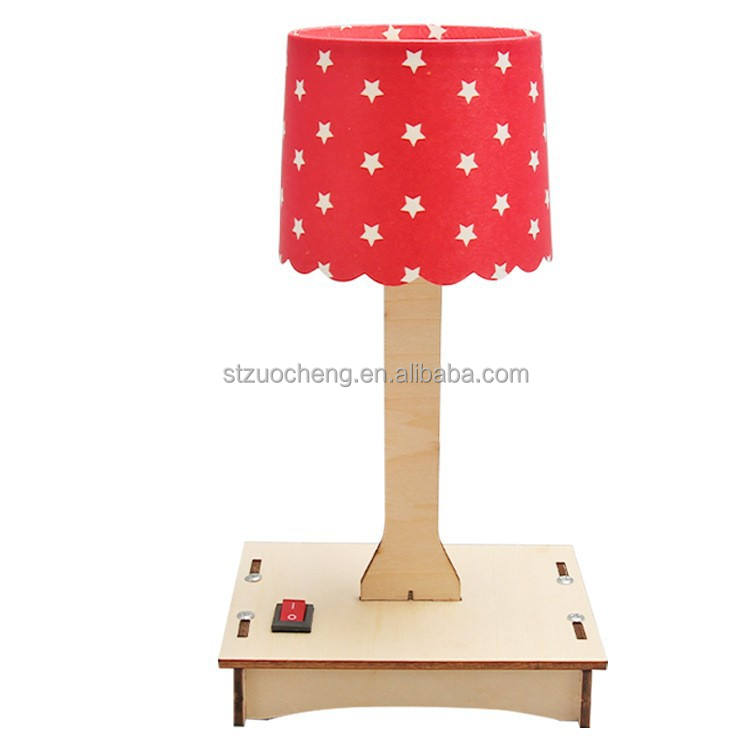 Petite lampe de table colorée