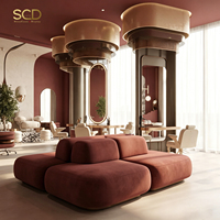 Ensemble de mobilier professionnel pour salon de beauté de luxe : miroir de coiffure, comptoir d'exposition et design intérieur