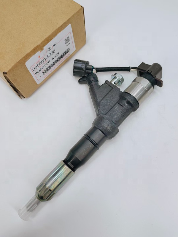 diesel fuel injector 095000-5220 095000-5224 095000-5223 095000-5225 095000-5226 23670-E0341 for HINO E13C EH700