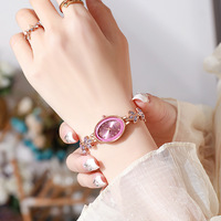 Petites montres à cadran ovale pour femmes, montre-bracelet à la mode avec strass, bracelet fin, montre à quartz pour femme