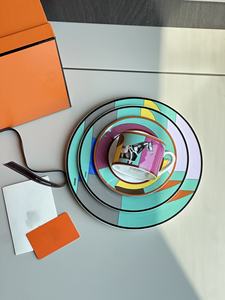 Ensemble de 4 assiettes à dîner en porcelaine fine, motif cheval, décoration nordique pour la maison, vente en gros - Product Image 5