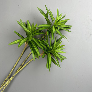 S327 Nuevo Diseño de Vegetación Artificial, Hojas Verdes Tropicales, Plantas Falsas, Hojas de Goma para Decoración de Paisajes de Fondo de Año Nuevo - Product Image 4