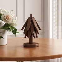 Support de conception d'arbre de Noël solide Dessous de plat décoratifs anti-brûlure Tapis de table en bois résistant à la chaleur Dessous de verre Arbre en bois Sous-verres