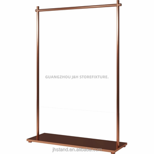 Estante de exhibición <span class=keywords><strong>para</strong></span> tienda de <span class=keywords><strong>ropa</strong></span>, estante de exhibición de <span class=keywords><strong>ropa</strong></span> colgante de acero inoxidable de piso a techo de oro rosa cepillado, estante especial <span class=keywords><strong>para</strong></span> mujer - Product Image 5