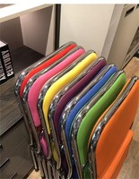 Chaises portables : modèles pliables et empilables, chaise de conférence noire empilable et économique