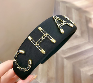 Serre-tête en velours avec lettres noires, Vintage et à la mode - Product Image 5