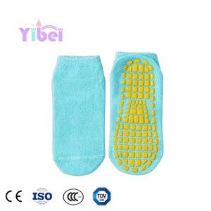 Chaussettes antidérapantes en coton Yibei pour enfants, chaussettes antidérapantes pour <span class=keywords><strong>trampoline</strong></span> pour 3 à 5 enfants dans les parcs de trampolines - Product Image 3