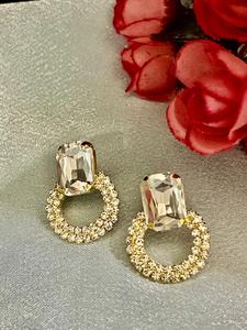 Pendientes de tachuelas modernos 2025 más vendidos, joyería de moda pequeña y de diamante blanco roto chapada en oro a la venta - Product Image 4