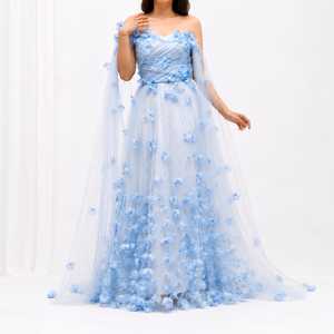 Vestido de Noche Azul Cielo con Apliques Florales 3D en los Hombros, de Satén, Corte A, Cola Capilla, Largo hasta el Suelo, para Mujer, Diseño de Diseñador, para Recepción Nupcial y Fiesta de Gala - Product Image 2