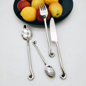 מכירת מסמרות באיכות גבוהה מסמרות שחור ידית סכו "ם זהב סט ספירלה בעבודת יד מזויפים סכו" ם - Product Image 5