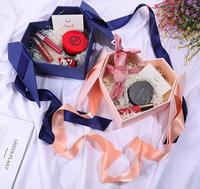 Scatola Regalo a Forma di Cuore per San Valentino e Matrimoni, con Fodera in Spugna Goffrata, per Profumi e Gioielli, con Nastro