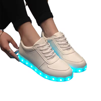 Chaussures décontractées de luxe rétro pour hommes, baskets LED de haute qualité, respirantes, lumineuses, rehaussantes, pour la marche