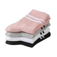 Chaussettes de Pilates mi-mollet personnalisées avec logo pour femme, antidérapantes et rembourrées, idéales pour le yoga et la barre
