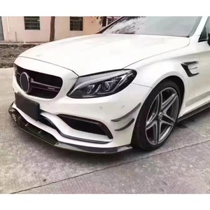 Lèvre de pare-chocs avant Mercedes C63s 2017, état neuf, avec découpes pour feux antibrouillard - Product Image 4