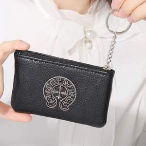 กระเป๋าสตางค์หนัง PU หรูหรา แบบซิป กันน้ำ ขนาดเล็ก สำหรับทุกเพศ ทันสมัย สะพายข้าง พกพาสะดวก ใส่เหรียญและธนบัตร พร้อมจี้ห้อยแฟชั่น - Product Image 2