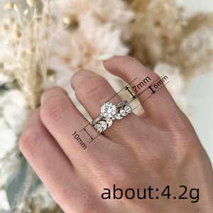 Anello di Diamanti T0270 in Oro Massiccio 18K, Taglio Brillante Rotondo, Colore G Naturale, Pietre Laterali a Marquise, Anello di Fidanzamento per Donna - Product Image 5