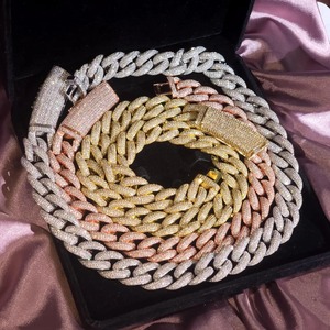 Chaîne cubaine en moissanite de qualité supérieure pour hommes et femmes, bijoux pour usage quotidien, cadeau disponible à bon prix - Product Image 4