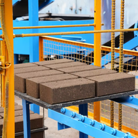 Machine de fabrication de pavés et de blocs creux entièrement automatique QT4-16 pour briques de ciment et pavés de bordure, durable et de qualité supérieure