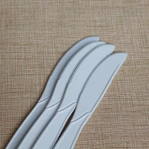 Solid and Durable Disposable Knives Bulk Premium Plastic Knives for Party Supply Disposable Heavy Duty White Plastic Knives