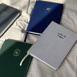 Quaderno Personalizzato con Copertina Rigida in Lino, Rilegatura Termica, Diario Personalizzato con Logo in Rilievo per Scuola, Ufficio e Regali - Product Image 4