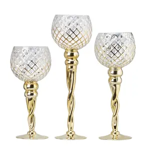 Set mit 3 Diamant-Goldglas-Kerzenhaltern mit langem Stiel