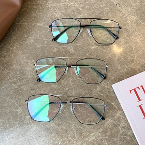X2 1977 Monturas de gafas irregulares de montura completa para mujer, lentes de acero inoxidable, protección UV, diseño artístico moderno - Product Image 2