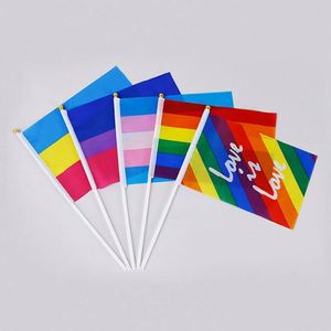 Banderas de Mano Miniatura Arcoíris (Mástiles de Plástico de Poliéster) Ecológicas y Duraderas para Desfiles LGBT y Mes del Orgullo - Product Image 3