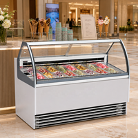 Vitrine de présentation de glaces en verre incurvé de qualité supérieure avec une température de -16 à -20 degrés ° Vitrine à glaces commerciale avec congélation et éclairage LED pour salon de crème glacée