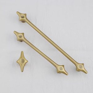ホット販売星型亜鉛合金ブロンズキャビネットドアハンドルアンティーク真鍮色食器棚ハンドルキッチン引き出しノブ - Product Image 1