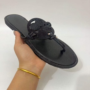 Sandalias de Alta Calidad con Hebilla Metálica y Parte Superior de PU, Sandalias de Diseñador, Chanclas de Moda, Sandalias de Playa para Mujer - Product Image 2