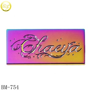 Chất Lượng Cao Sang Trọng Kim Loại Vali Nhãn Tùy Chỉnh Riêng Tấm Vàng Logo Hình Vuông Khắc Tên Tag Mềm Máy Giặt Bao Gồm - Product Image 4