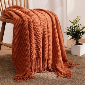 Manta de punto con borlas estilo nórdico, ideal para hoteles, camping y sofás - Product Image 3
