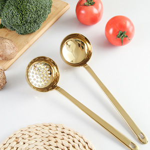Cucharón para sopa de acero inoxidable 304 de Jinhui Industrial con colador, mango largo, profundo y grueso, para cocinar en la cocina. - Product Image 3