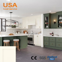 Ensemble d'armoires de cuisine modernes de luxe vert foncé, armoires de cuisine personnalisées de style Shaker blanc et vert pour appartement et villa