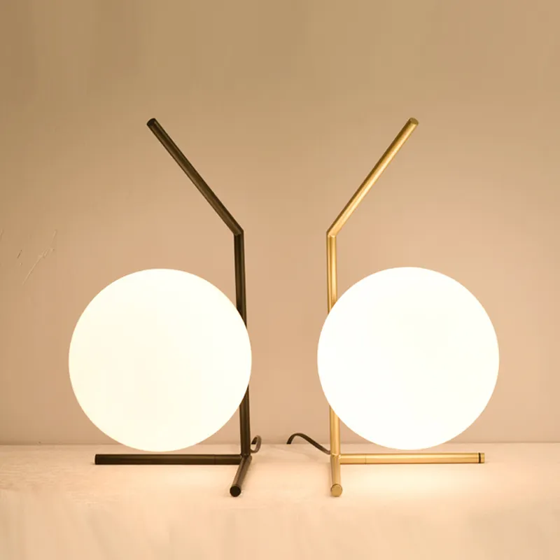 Lampada da tavolo verticale sferica in vetro minimalista moderno lampada da comodino per camera da letto creativa nordica lampada da tavolo a sfera per divano