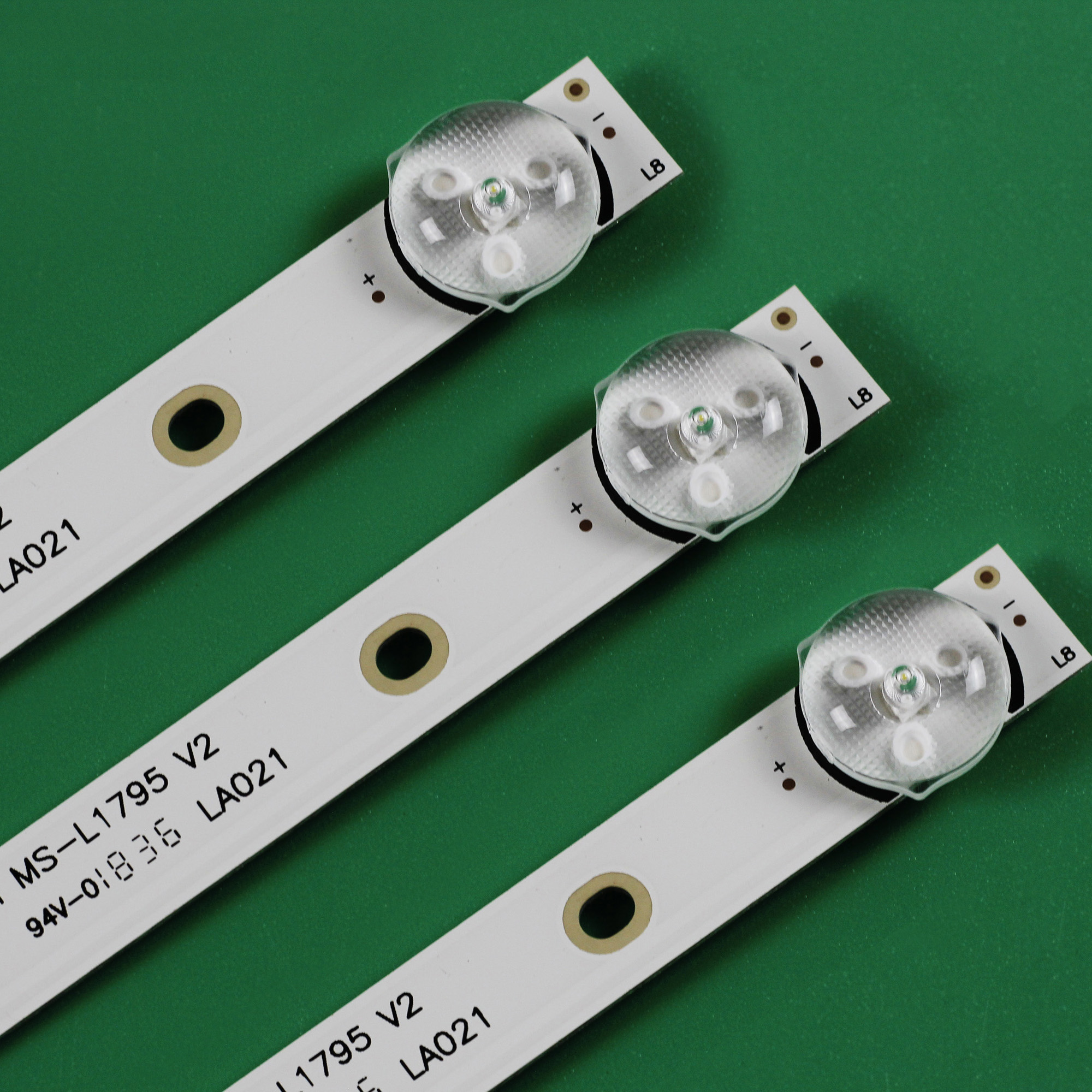 skybeat31light83センチ XS-641 Backlight Strip for Skyworth LE39Z1 Smarttech LED TV