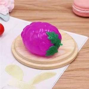 Juguete para aliviar el estrés de frutas, juguetes antiestrés para apretar, juguetes sensoriales blandos de silicona Taba para niños autistas - Product Image 4