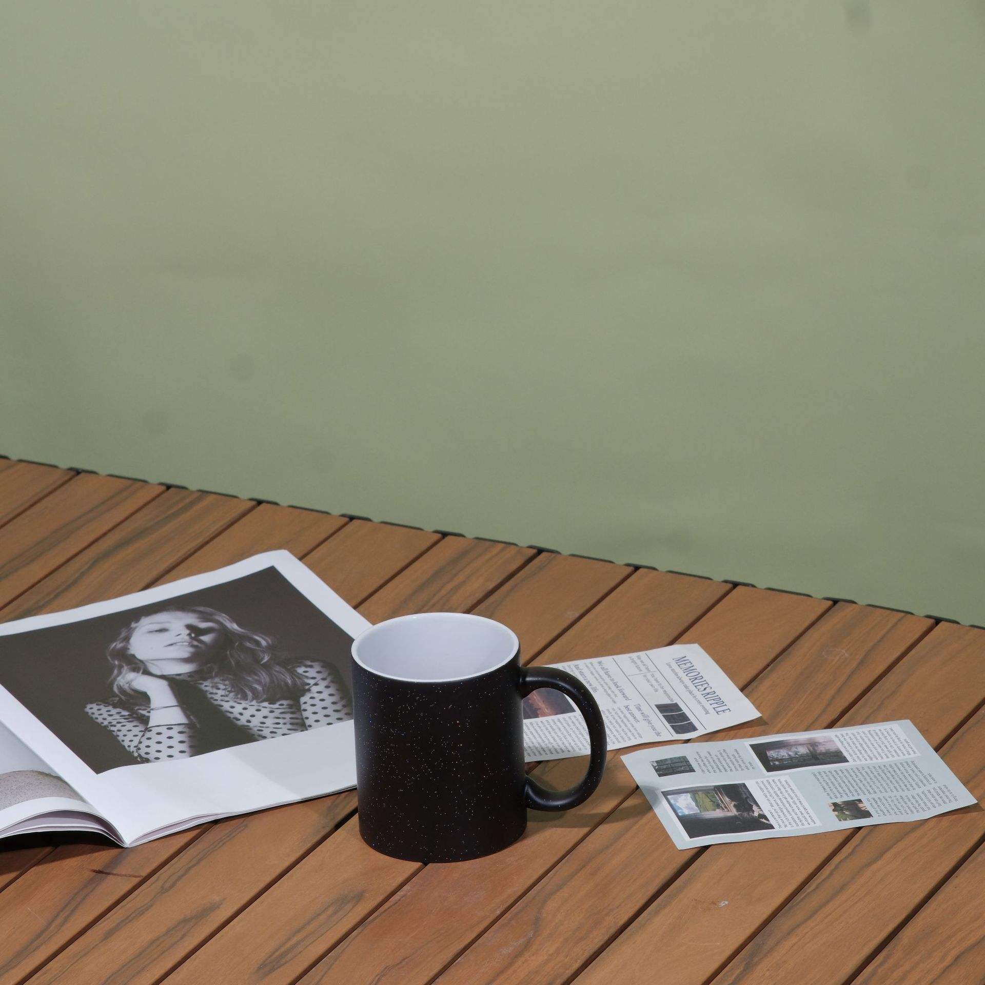 ด้ามจับทรงกลมสีดำ