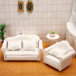 Muebles en Miniatura para <span class=keywords><strong>Casa</strong></span> de Muñecas 1:12, Modelo de Sala de Estar, Sofá de Tela Blanca, Juego de 3 Piezas con 4 Cojines - Product Image 2