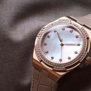 นาฬิกากันน้ำใหม่ คริสตัลแซฟไฟร์ โครโนกราฟ สไตล์โบราณ เรียบง่าย แฟชั่น กีฬา ธุรกิจ ลายการ์ตูน ตัวชี้โลหะผสม ขนาดใหญ่ สายสแตนเลส - Product Image 3