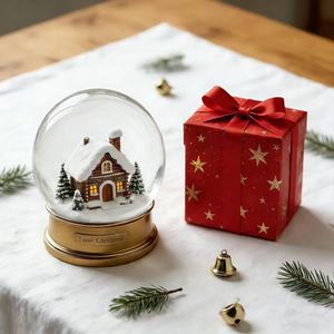 كرة ثلجية من الراتنج بتصميم قرية عيد الميلاد مع صندوق هدايا، هدايا مخصصة عالية الجودة لعيد الميلاد - Product Image 1
