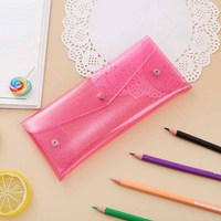 Vente en gros pochettes de rangement transparentes à bouton pression en PVC porte-sac de papeterie simple pour filles pour exposition au supermarché