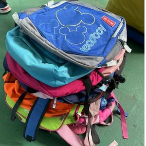 Bolsas usadas baratas de alta calidad al por mayor para mujer, mochila de <span class=keywords><strong>segunda</strong></span> <span class=keywords><strong>mano</strong></span>, mochila de viaje para mujer, organización de <span class=keywords><strong>maquillaje</strong></span>, bolsa de almuerzo, paquete en stock - Product Image 2