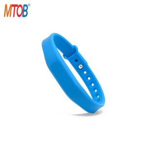 Nhà máy giá rẻ đầy màu sắc <span class=keywords><strong>RFID</strong></span> <span class=keywords><strong>NFC</strong></span> Silicone thụ động <span class=keywords><strong>NFC</strong></span> dây đeo cổ tay Silicone dây đeo cổ tay ntag216 cho phương tiện truyền thông xã hội - Product Image 1