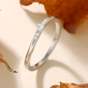 Anillo de Compromiso de Moissanita con Corte Corazón, Engaste Pavé, Plata 925, Estilo Romántico para Mujer - Product Image 4