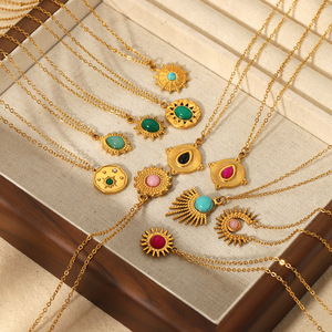 Collar de Cadena para Clavícula de Acero Inoxidable con Colgante de Piedra Natural, Estilo Retro, Chapado en Oro de 18K, Moda Femenina - Product Image 1