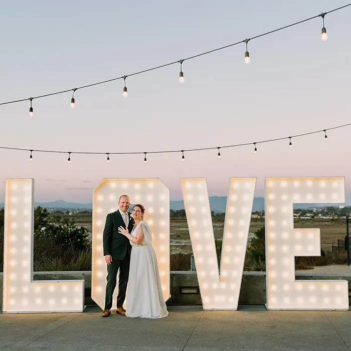 Custom 4ft 5ft Vintage Led Light Up Marquee Letters Love Wedding Decor Electronic Sign 3D Large Metal Bulb Advertising Signage