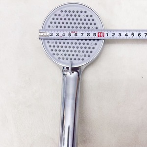 หัวฝักบัวแรงดันสูงทรงกลม 10 ซม. หัวฝักบัวแบบพกพาทนทาน - Product Image 1